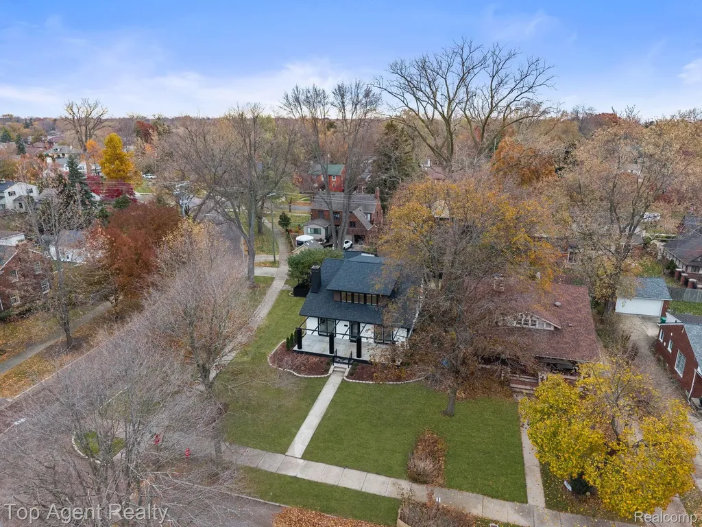 784 Barrington Road Grosse Pointe City MI 48230