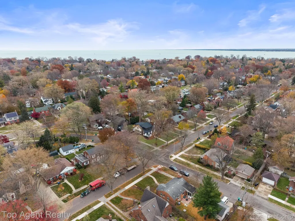 784 Barrington Road Grosse Pointe City MI 48230