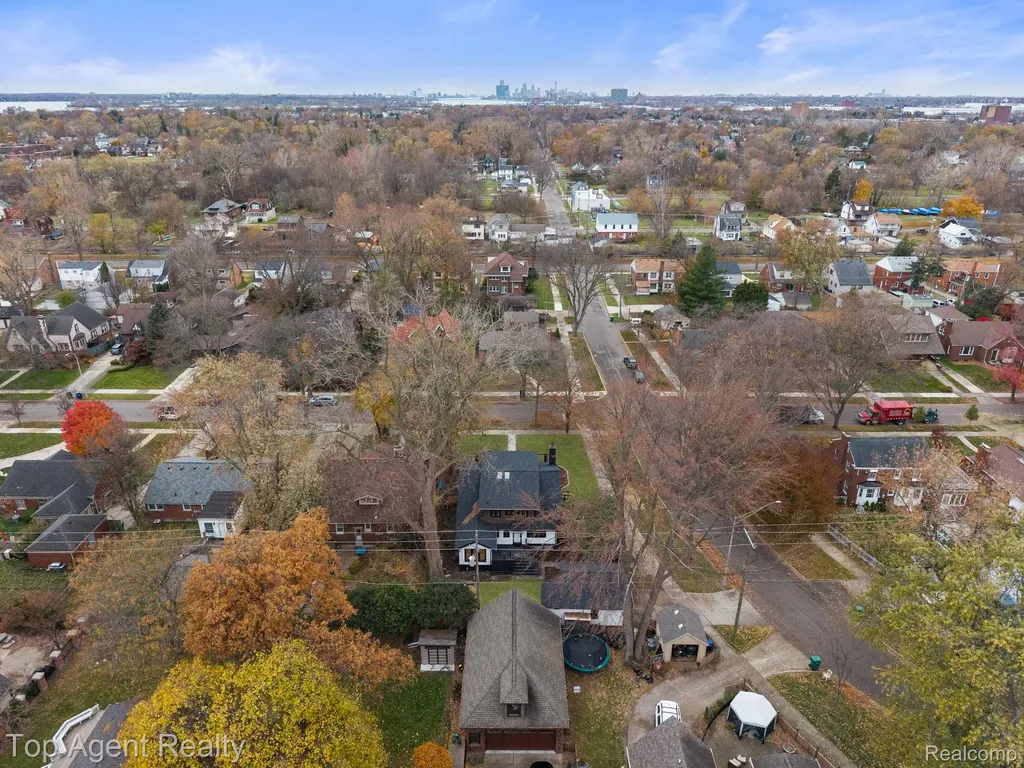 784 Barrington Road Grosse Pointe City MI 48230