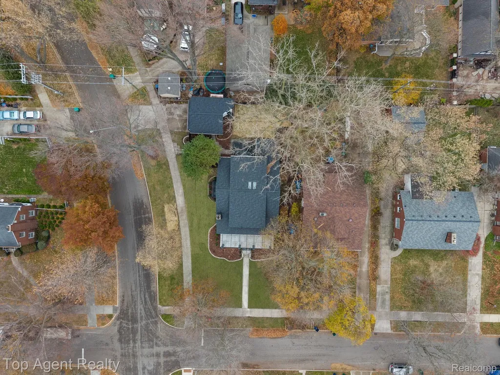784 Barrington Road Grosse Pointe City MI 48230