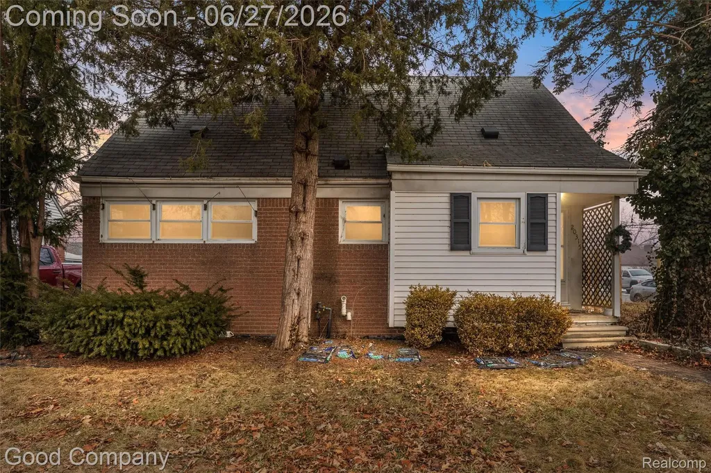 20315 Lancaster Street Harper Woods City MI 48225
