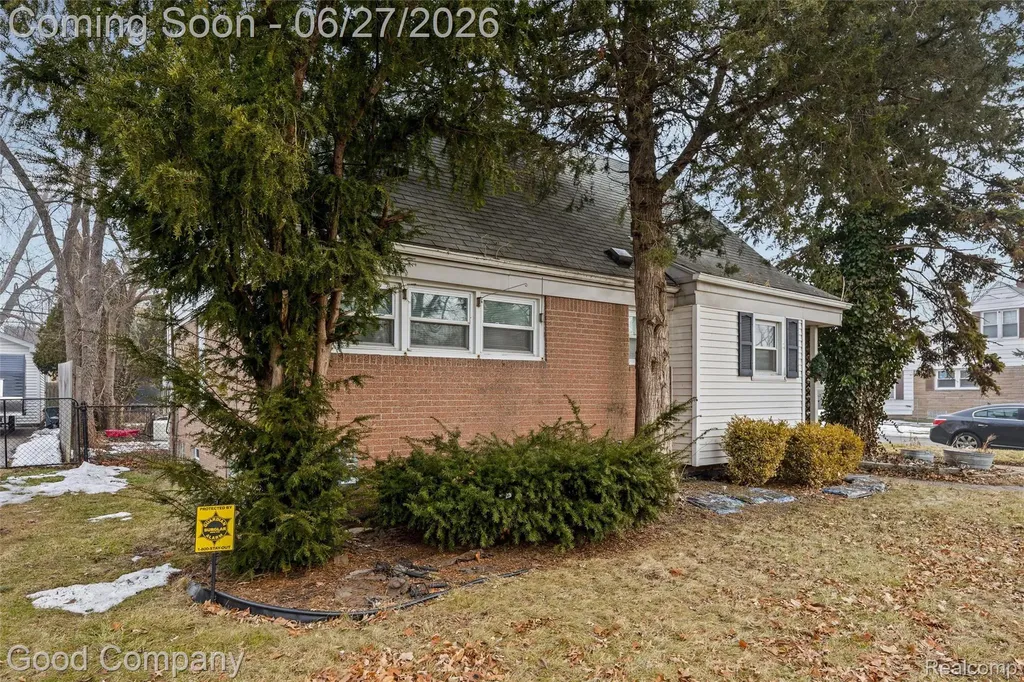 20315 Lancaster Street Harper Woods City MI 48225