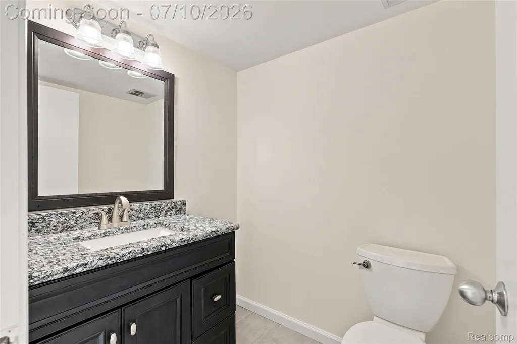 1794 Brentwood Drive Troy City MI 48098