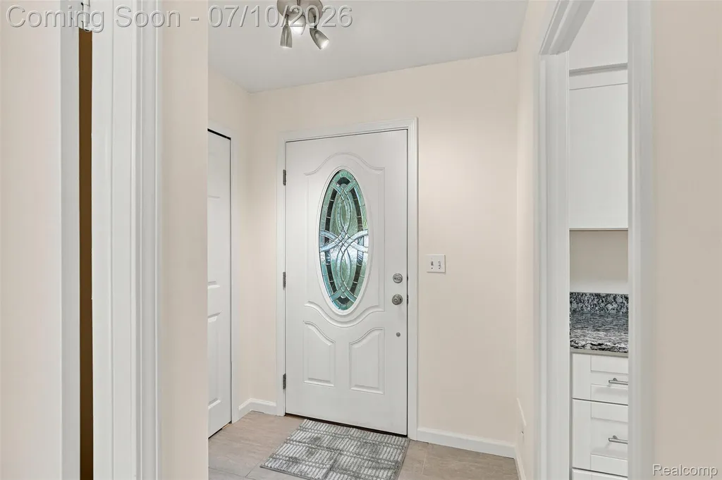 1794 Brentwood Drive Troy City MI 48098