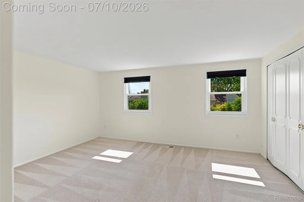 1794 Brentwood Drive Troy City MI 48098