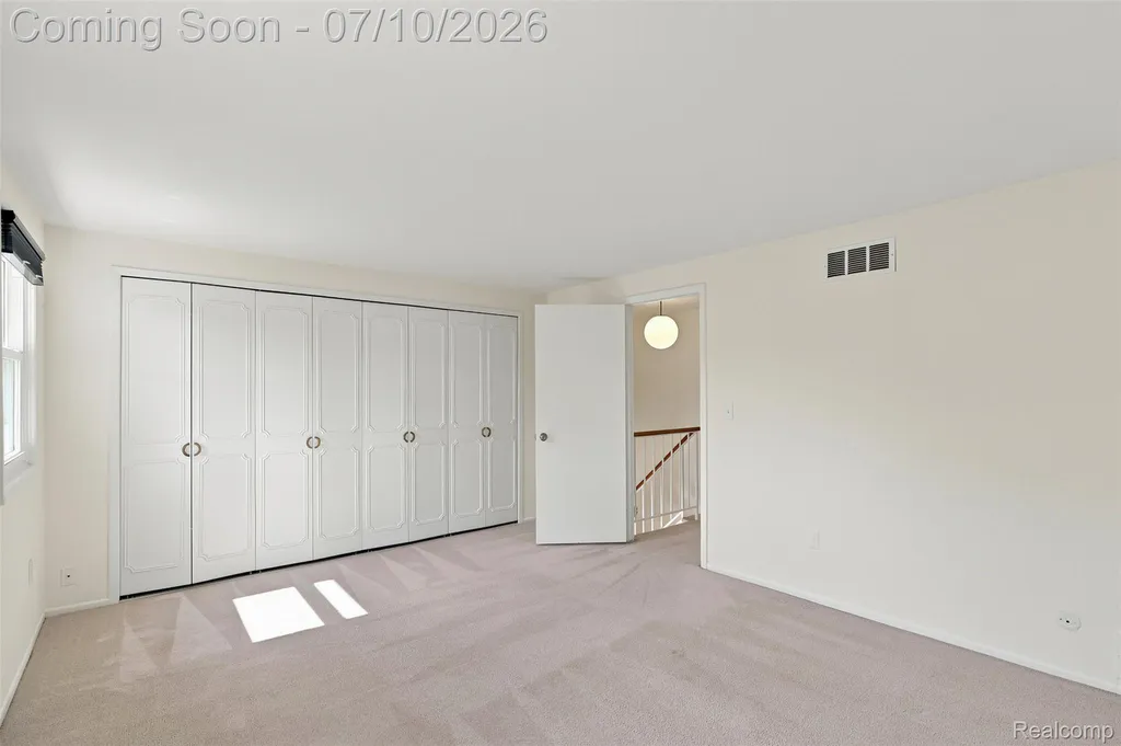 1794 Brentwood Drive Troy City MI 48098