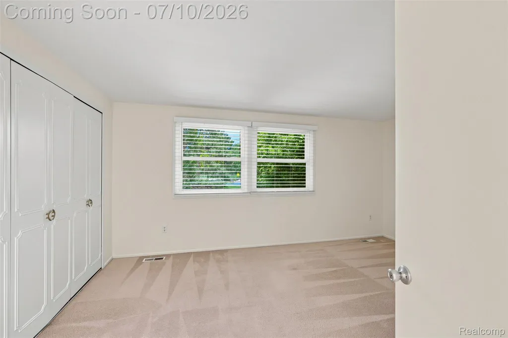 1794 Brentwood Drive Troy City MI 48098