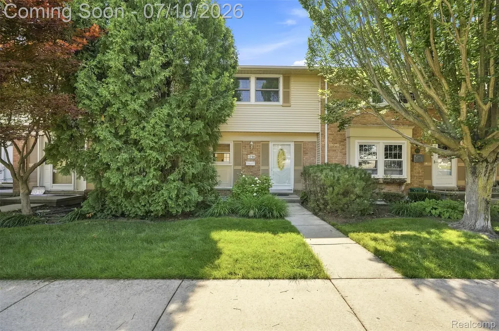 1794 Brentwood Drive Troy City MI 48098