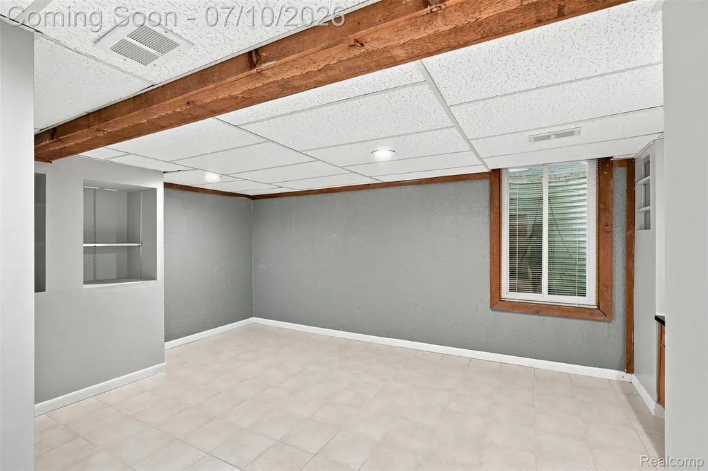 1794 Brentwood Drive Troy City MI 48098