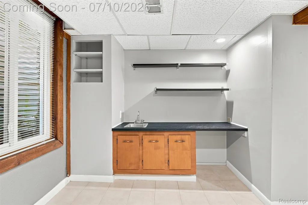 1794 Brentwood Drive Troy City MI 48098