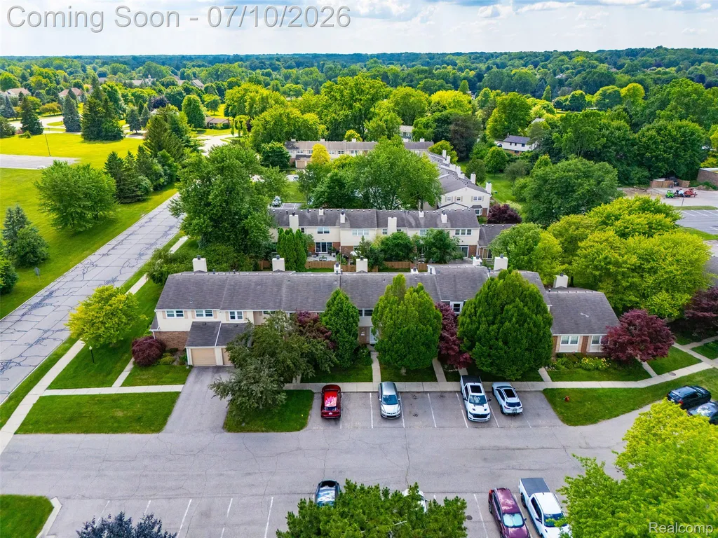 1794 Brentwood Drive Troy City MI 48098