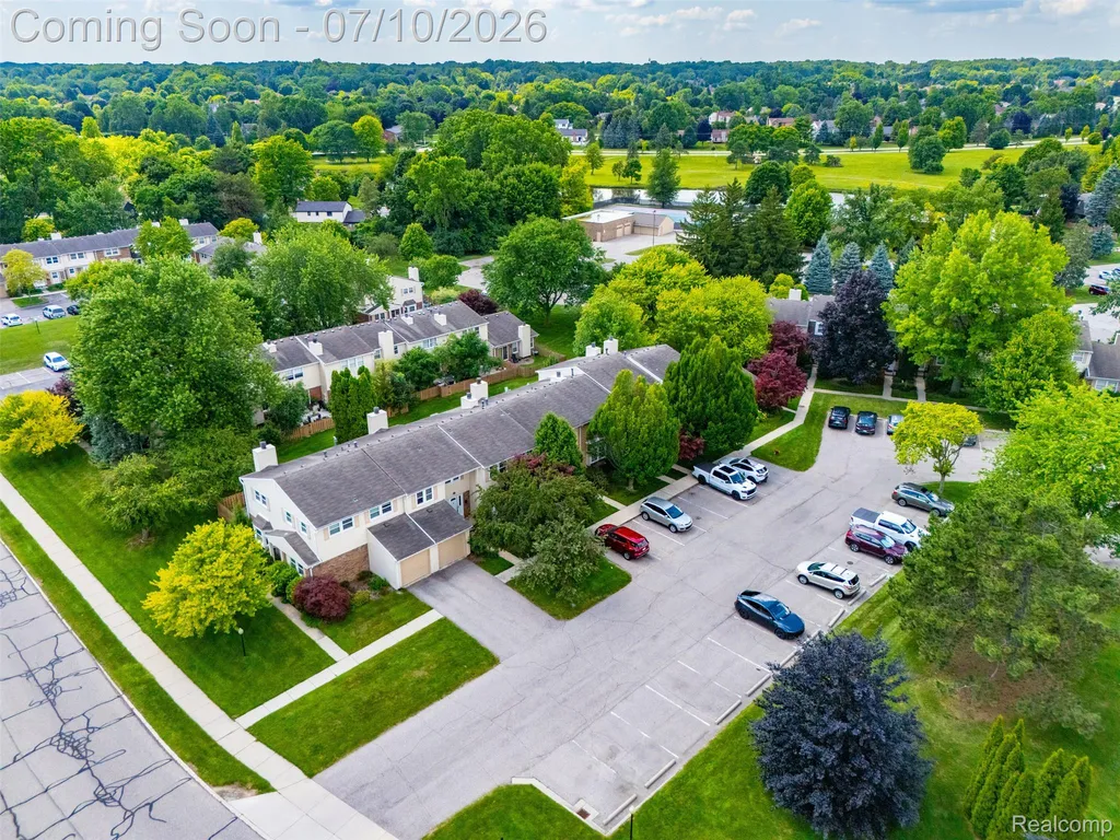 1794 Brentwood Drive Troy City MI 48098