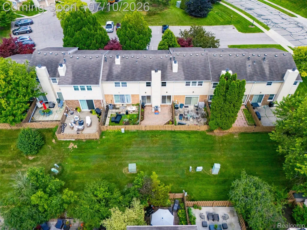 1794 Brentwood Drive Troy City MI 48098