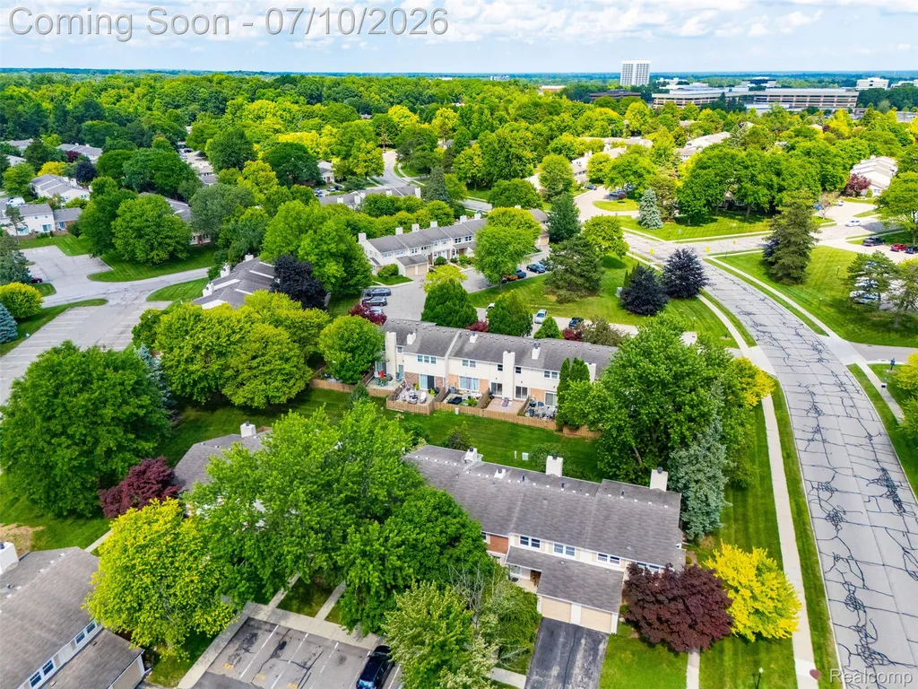 1794 Brentwood Drive Troy City MI 48098