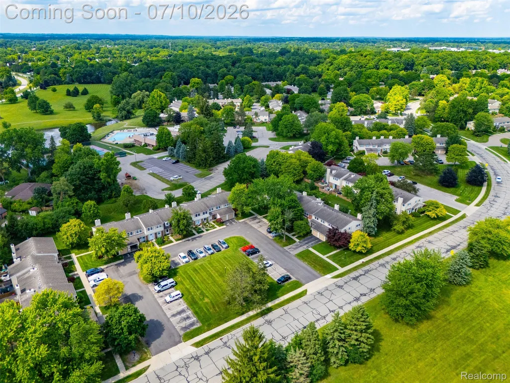 1794 Brentwood Drive Troy City MI 48098