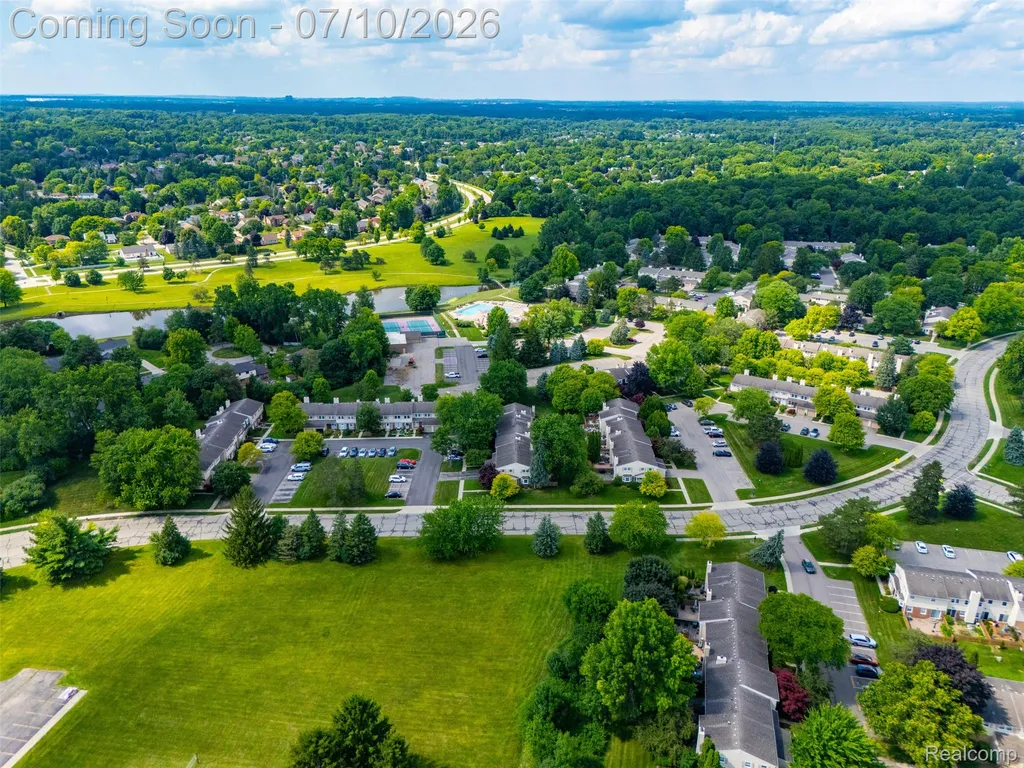1794 Brentwood Drive Troy City MI 48098