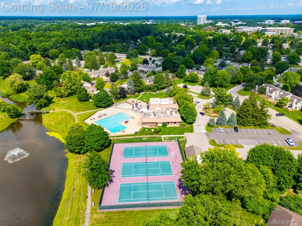 1794 Brentwood Drive Troy City MI 48098