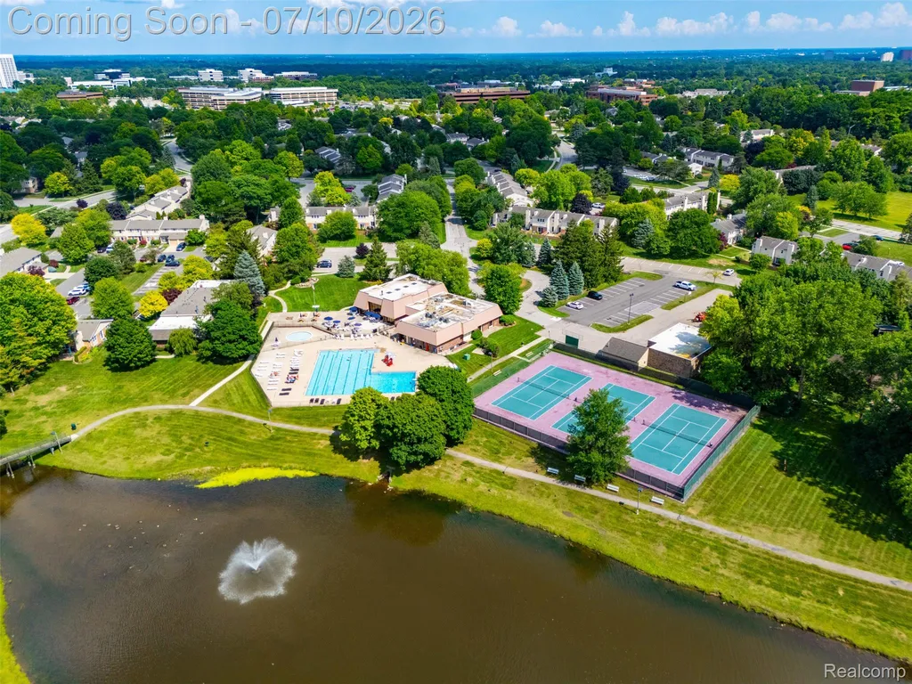 1794 Brentwood Drive Troy City MI 48098