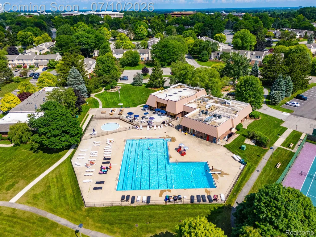 1794 Brentwood Drive Troy City MI 48098