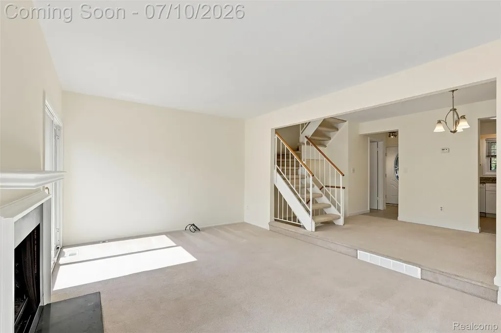 1794 Brentwood Drive Troy City MI 48098