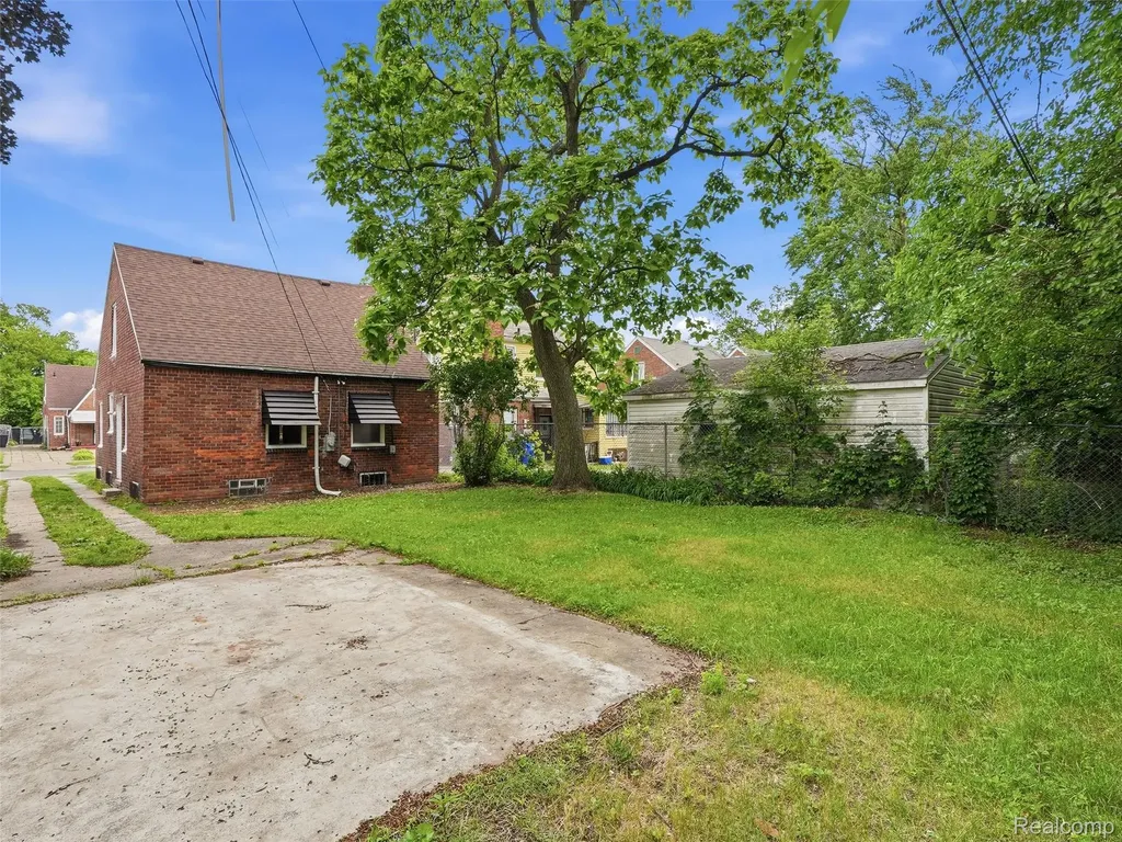 16835 Lesure Street Detroit City MI 48235