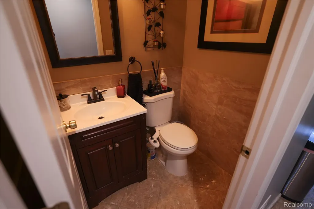 38684 Pinebrook Drive Sterling Heights City MI 48310
