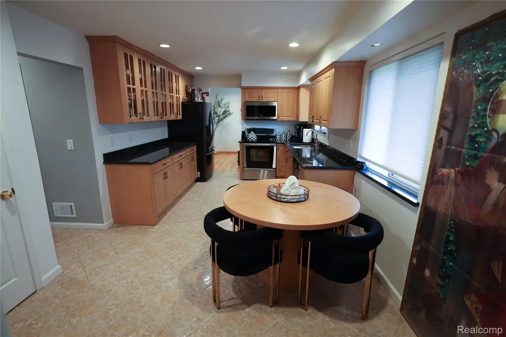 38684 Pinebrook Drive Sterling Heights City MI 48310