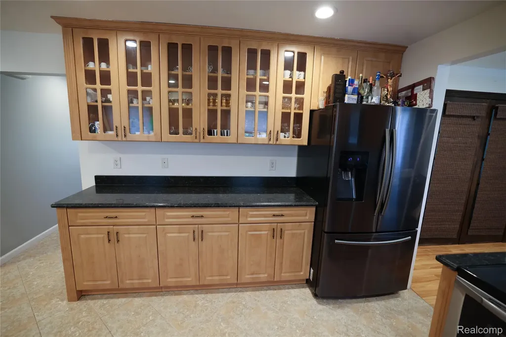 38684 Pinebrook Drive Sterling Heights City MI 48310