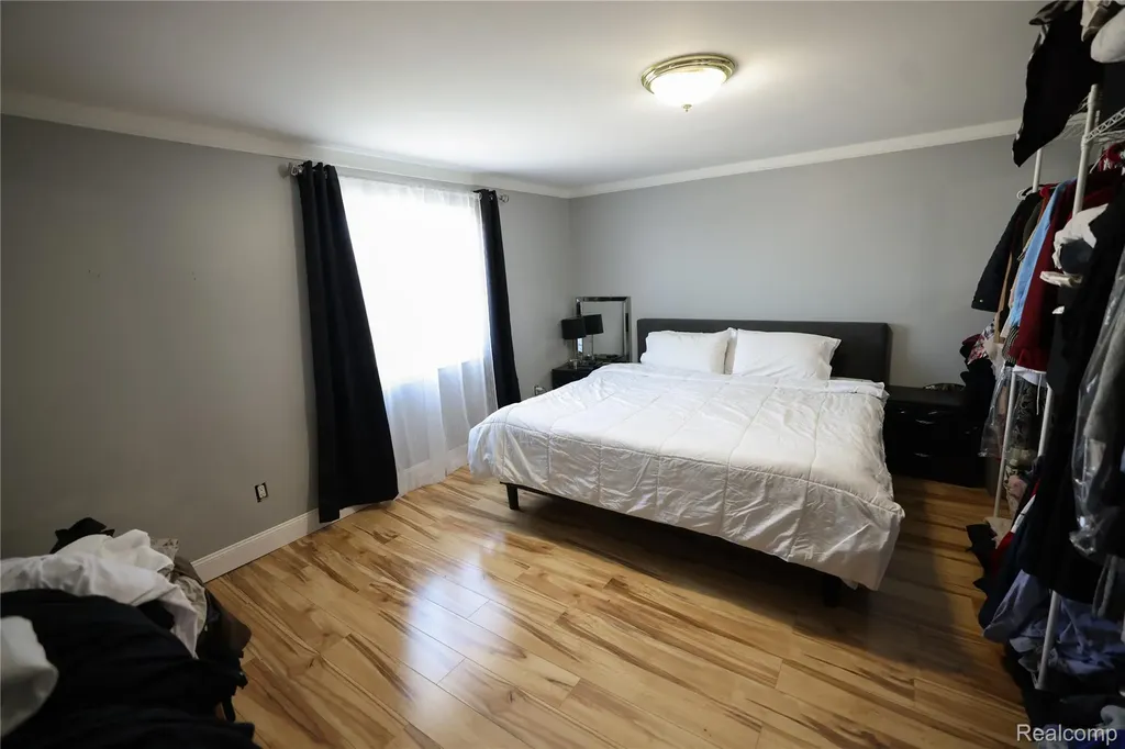 38684 Pinebrook Drive Sterling Heights City MI 48310
