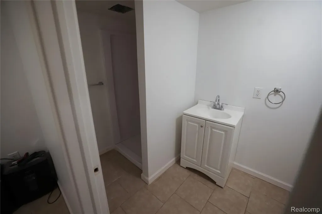38684 Pinebrook Drive Sterling Heights City MI 48310