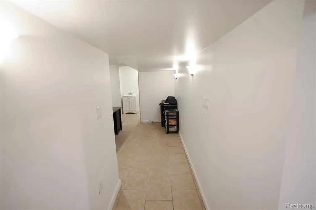 38684 Pinebrook Drive Sterling Heights City MI 48310