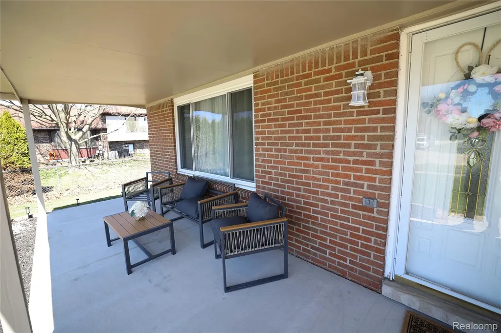 38684 Pinebrook Drive Sterling Heights City MI 48310