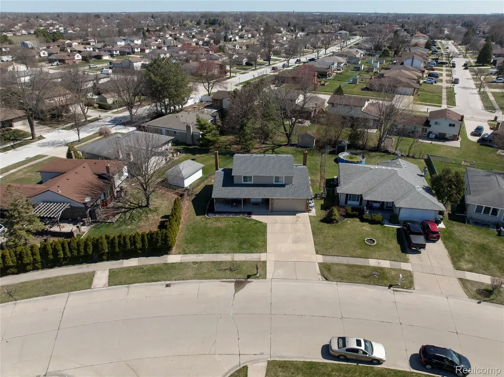 38684 Pinebrook Drive Sterling Heights City MI 48310