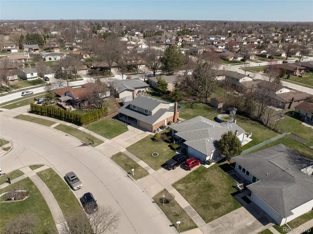 38684 Pinebrook Drive Sterling Heights City MI 48310