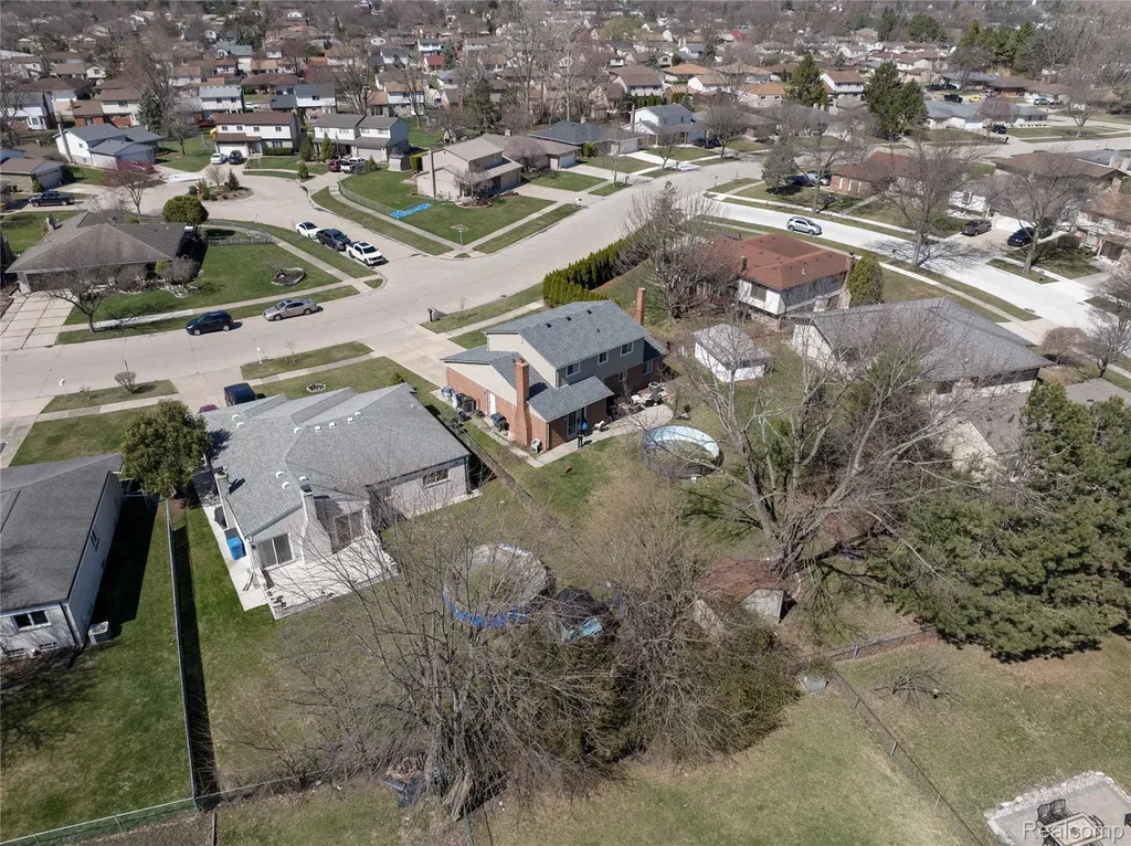 38684 Pinebrook Drive Sterling Heights City MI 48310