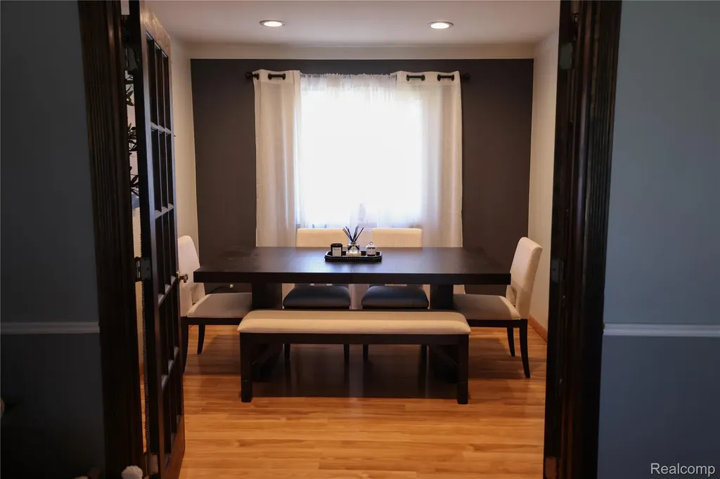 38684 Pinebrook Drive Sterling Heights City MI 48310