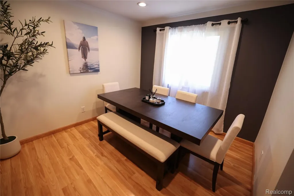 38684 Pinebrook Drive Sterling Heights City MI 48310