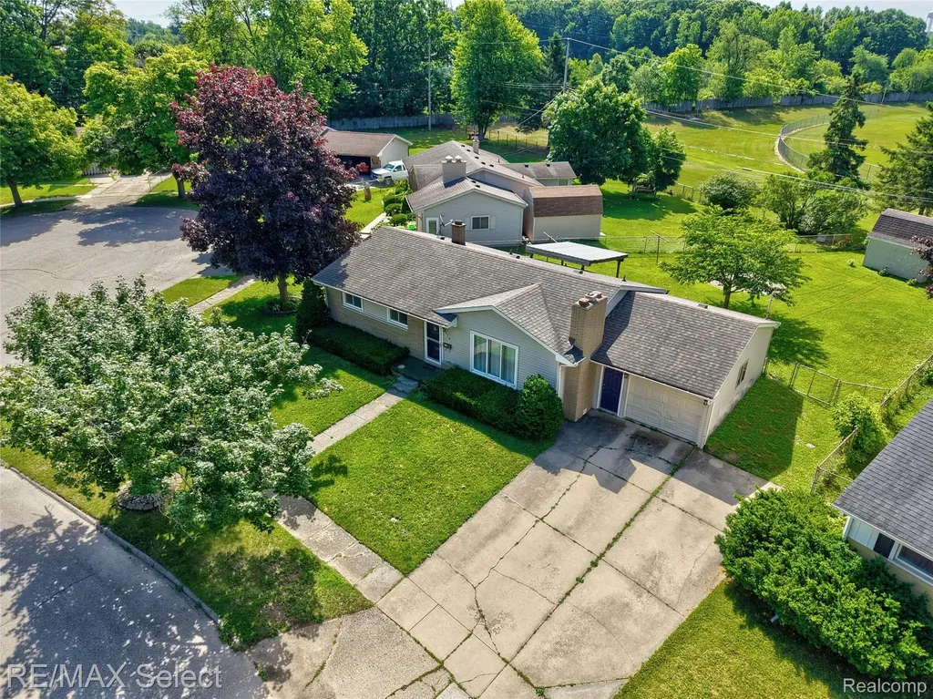 574 Poplar Street Clio City MI 48420