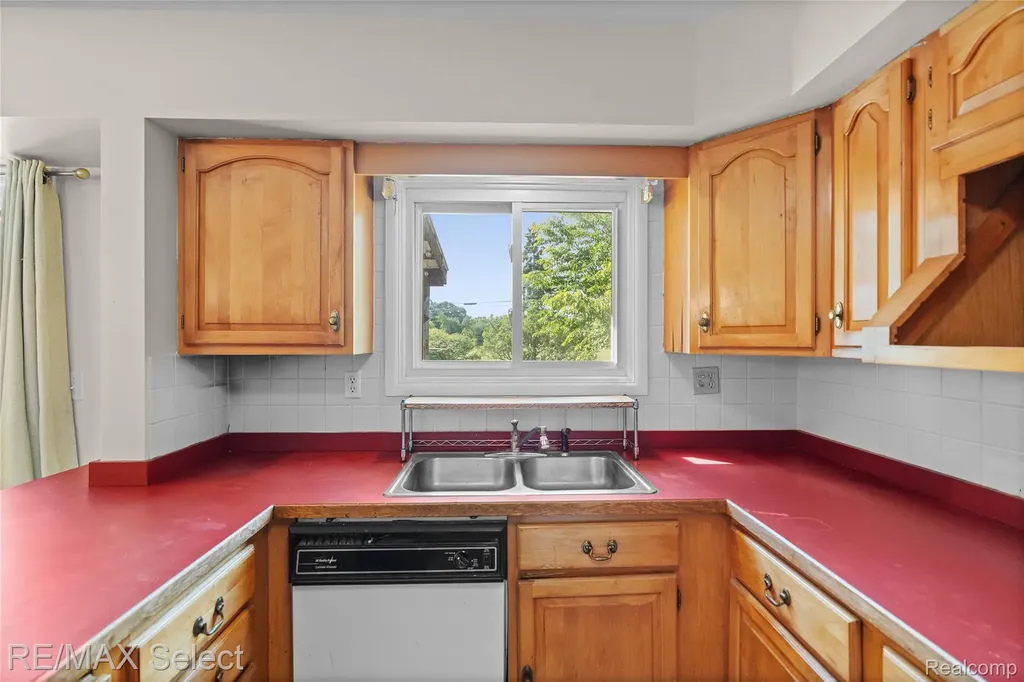 574 Poplar Street Clio City MI 48420