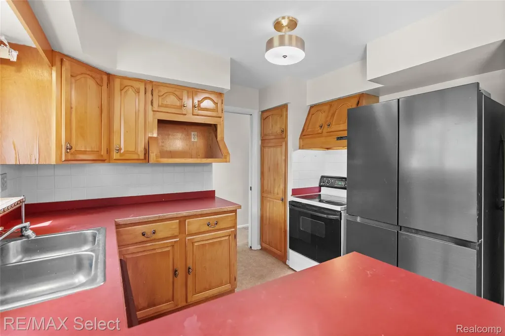 574 Poplar Street Clio City MI 48420