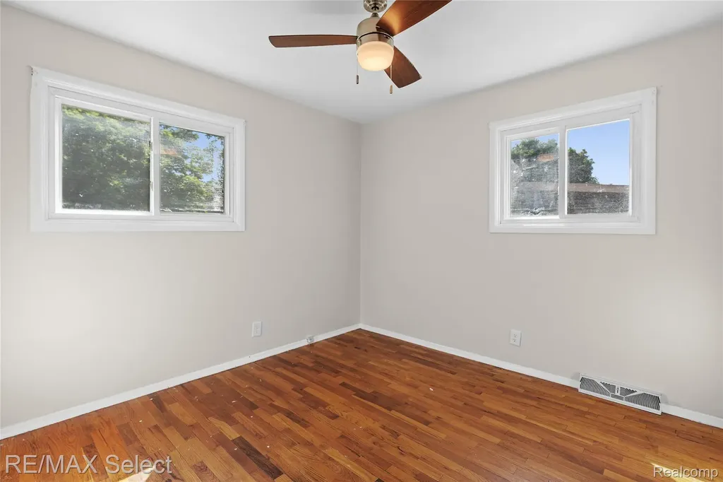 574 Poplar Street Clio City MI 48420