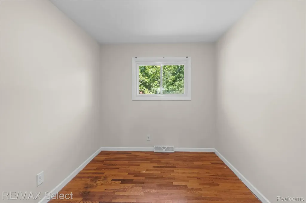 574 Poplar Street Clio City MI 48420