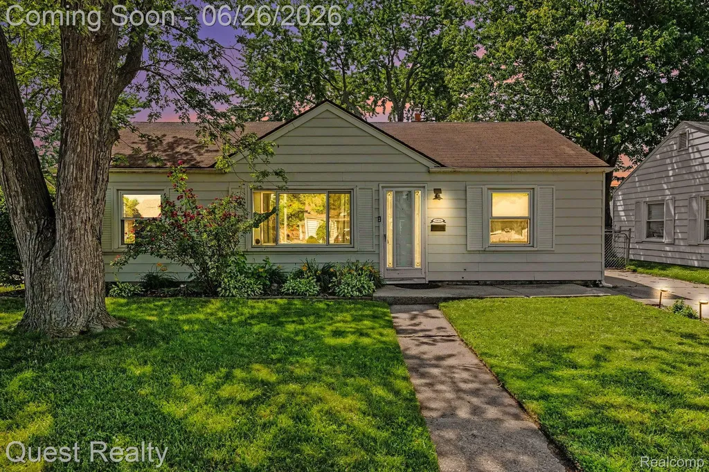 26215 Barnes Street Roseville City MI 48066
