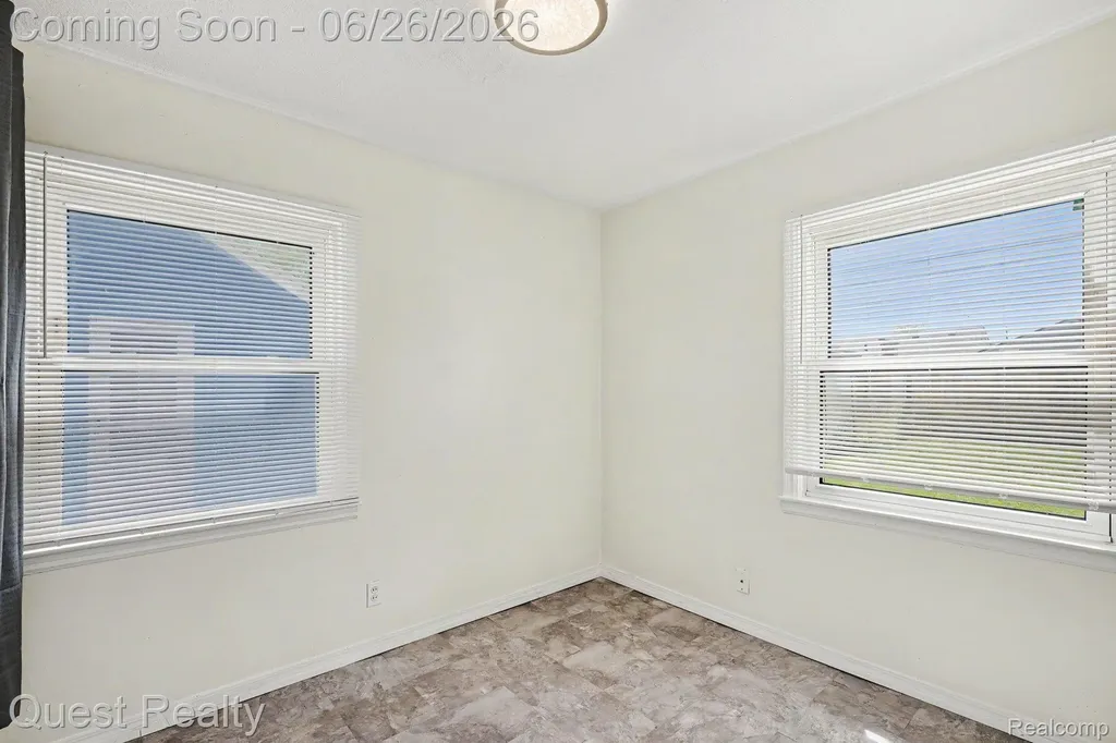 26215 Barnes Street Roseville City MI 48066