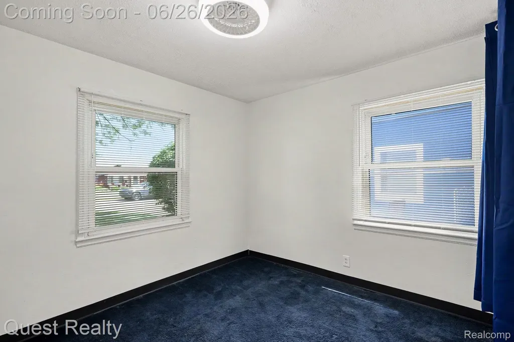 26215 Barnes Street Roseville City MI 48066