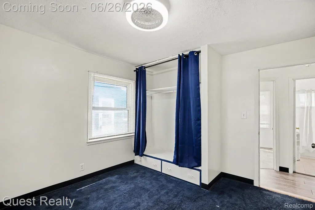 26215 Barnes Street Roseville City MI 48066