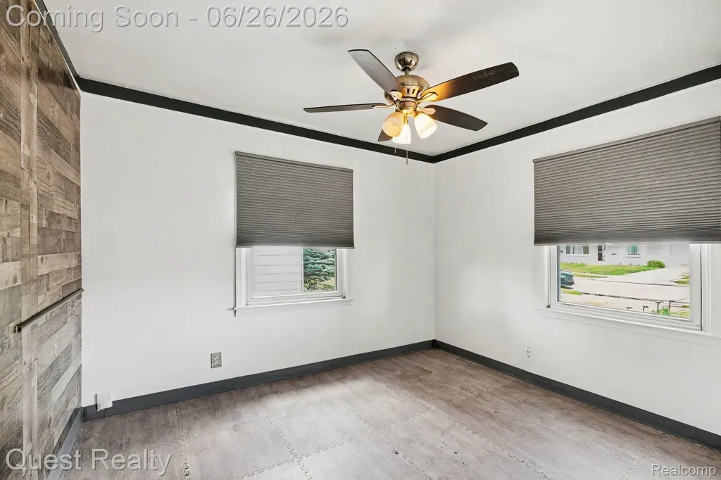 26215 Barnes Street Roseville City MI 48066