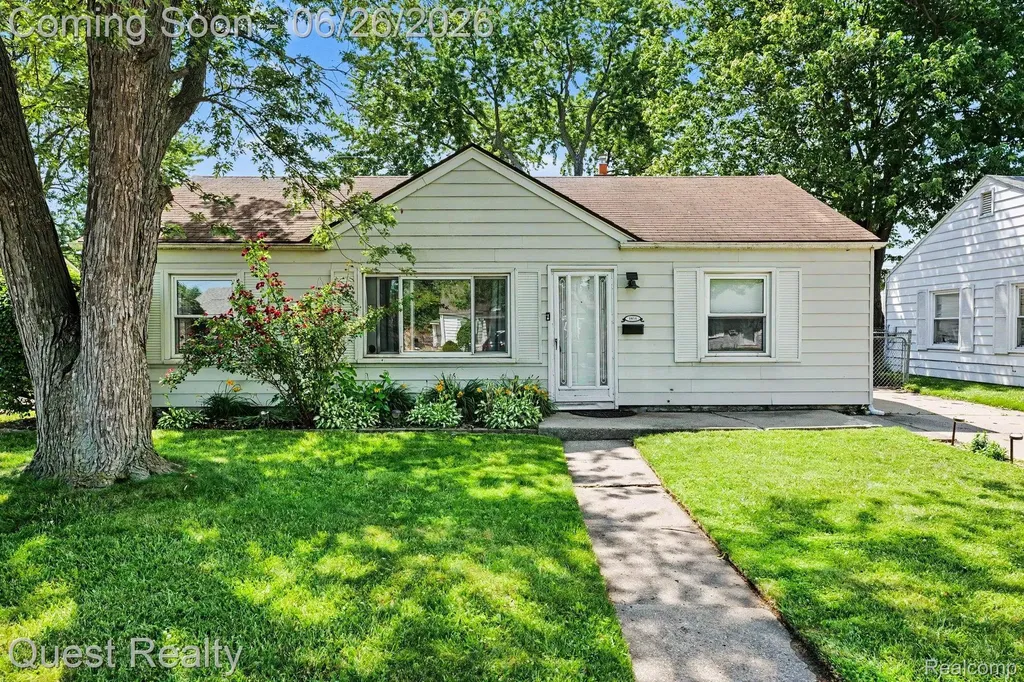 26215 Barnes Street Roseville City MI 48066