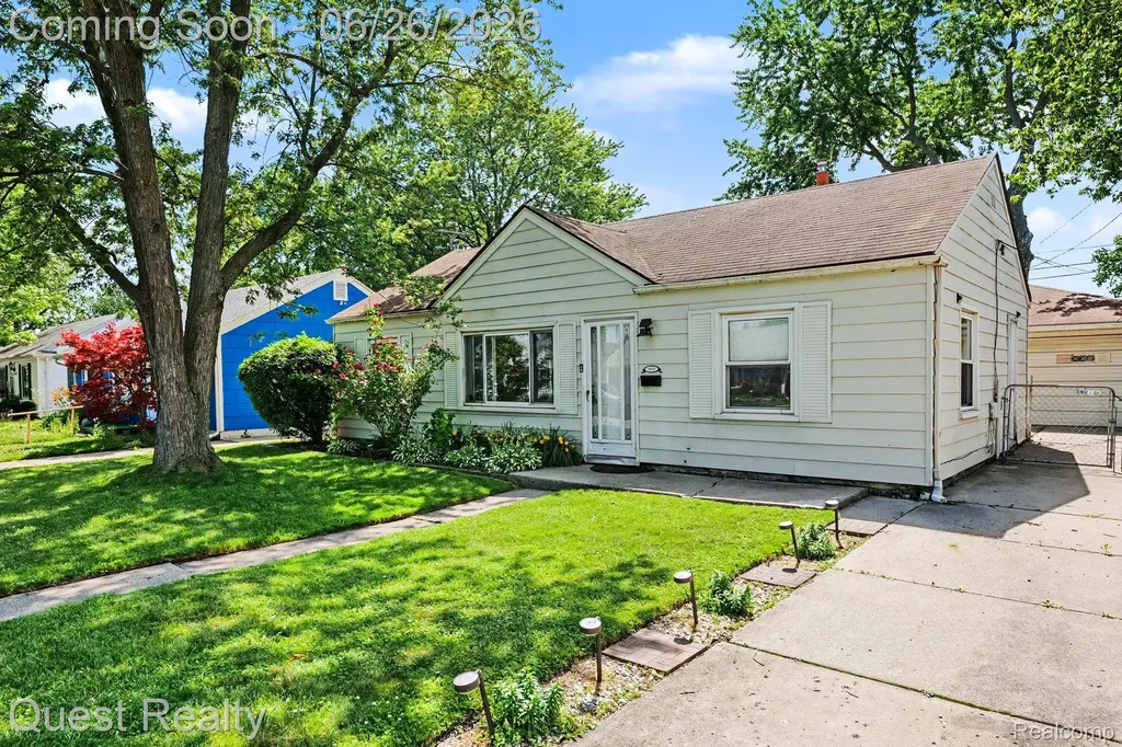 26215 Barnes Street Roseville City MI 48066