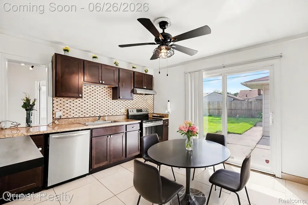 26215 Barnes Street Roseville City MI 48066